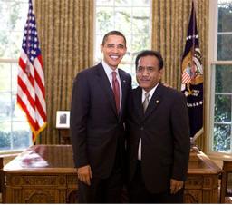 Ambassador Banny deBrum with President Barack Obama
